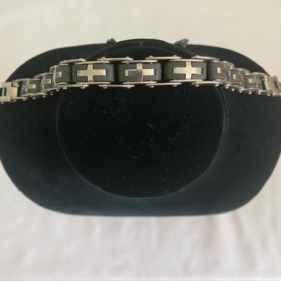Silver Cross Black Silicone Titanium Metal Bracelet Length 8 1/2" - Picture 2 of 8
